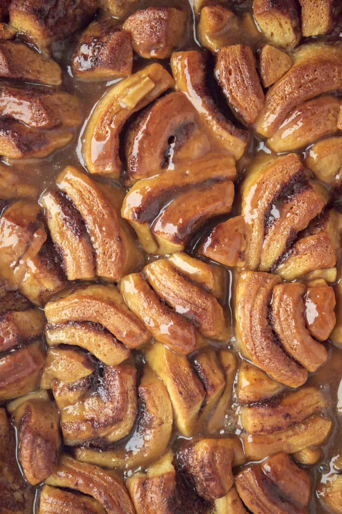 baked apple caramel cinnamon rolls