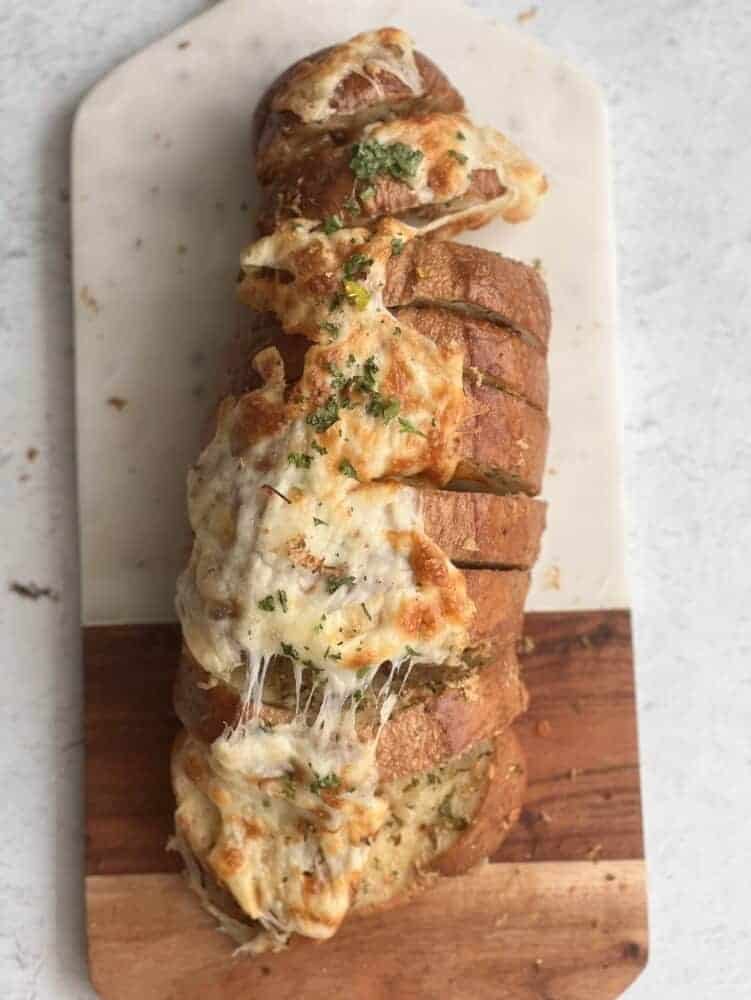 Pull Apart Bread: Cheesy Garlic Bread Recipe