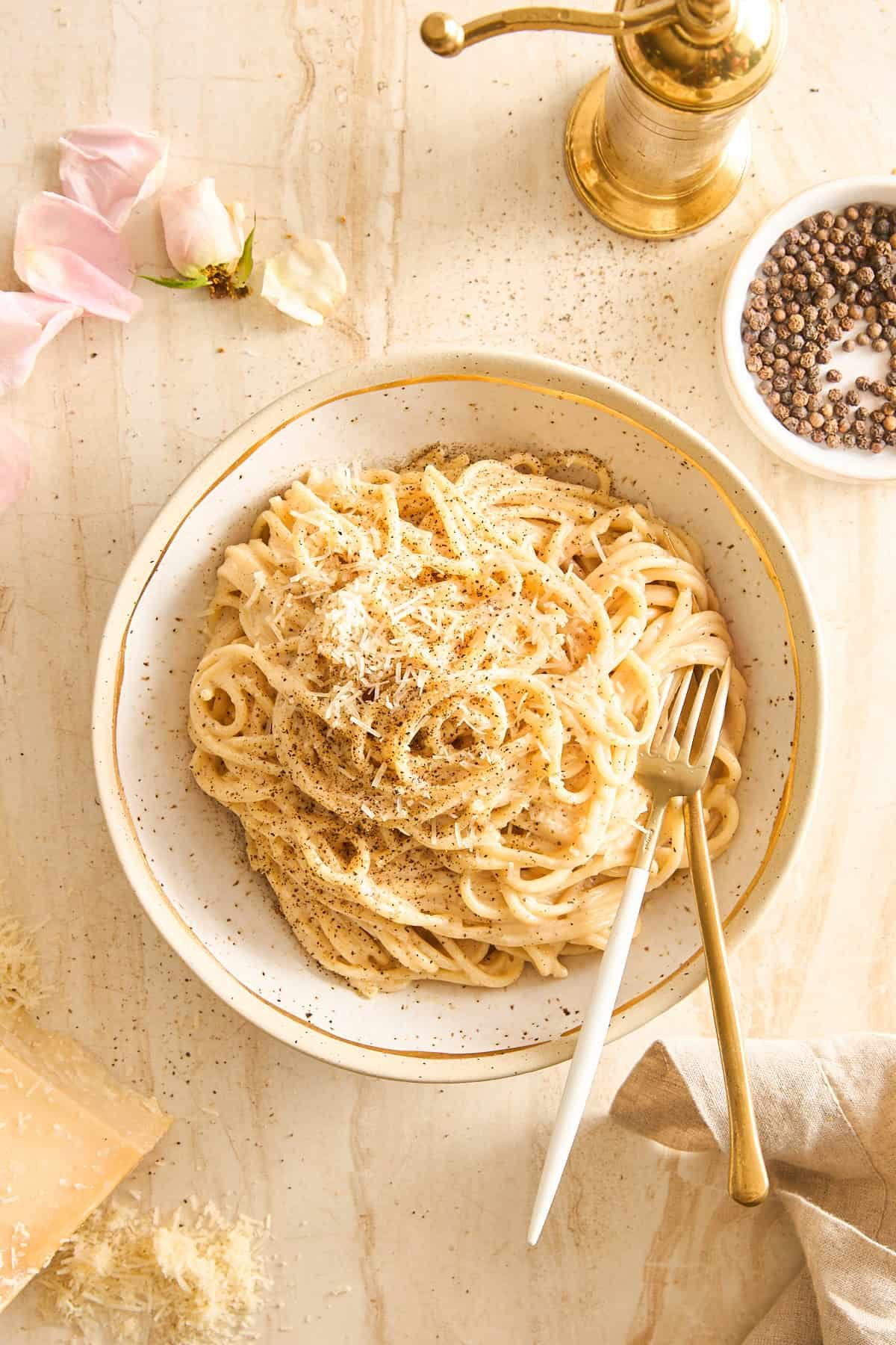One Pot Cacio e Pepe at the Table