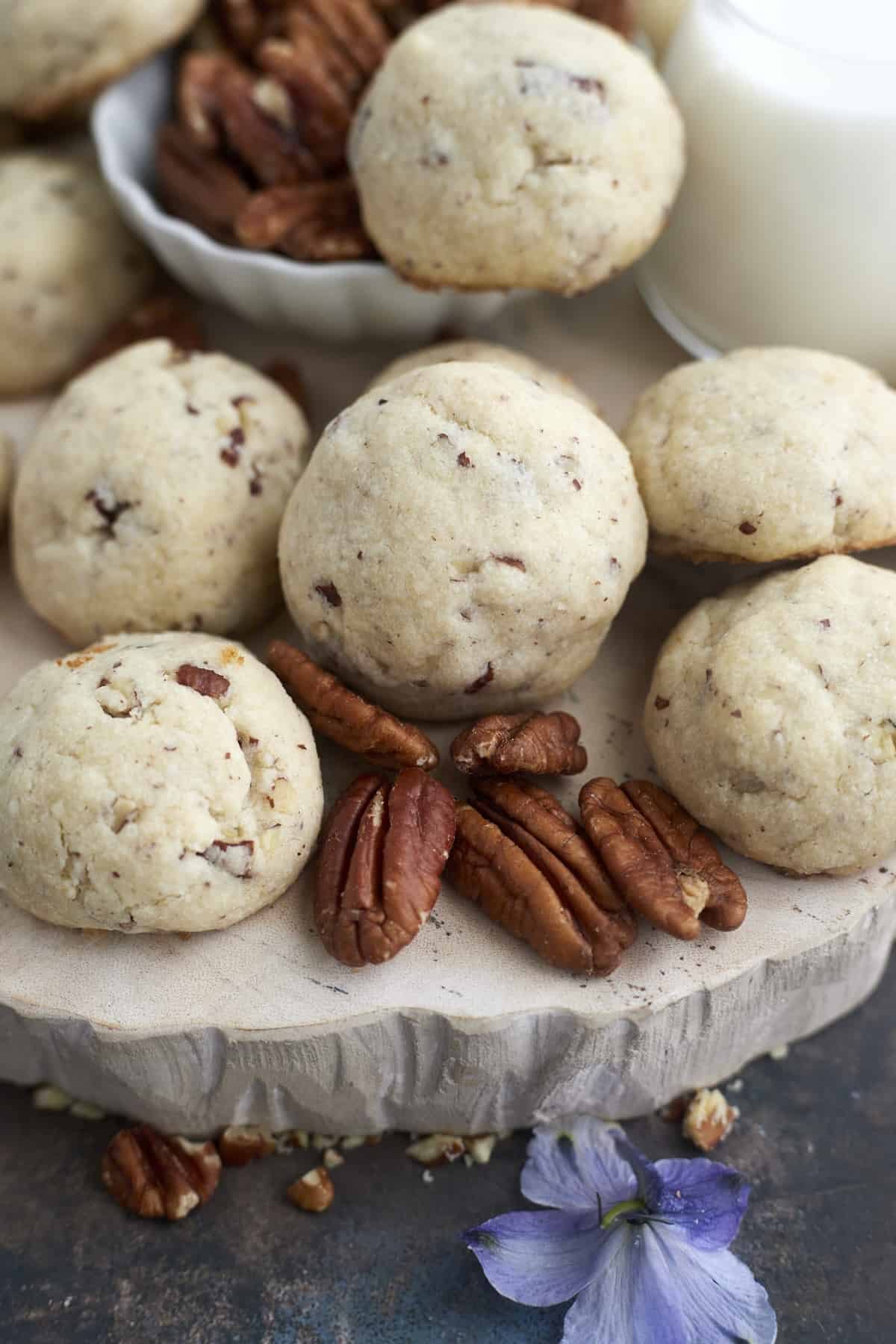 baked pecan Sandies