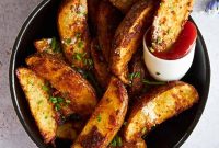 Crispy Garlic Parmesan Potato Wedges