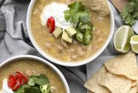 Easy Slow Cooker White Chicken Chili