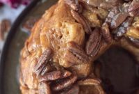 Gooey Caramel Pecan Monkey Bread
