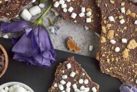 Gooey S’mores Toffee Graham Bars