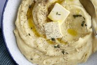 Velvety Slow Cooker Mashed Potatoes