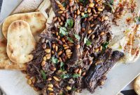 Hearty Meat-Topped Hummus
