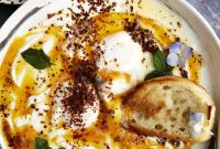 Anatolian Poached Eggs with Cottage Cheese