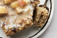 Spiced Apple Baked Oatmeal