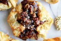 Mini Pecan Pie Puffs