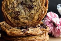 THE CRINKLE EFFECT: CHOCOLATE CHIP COOKIES