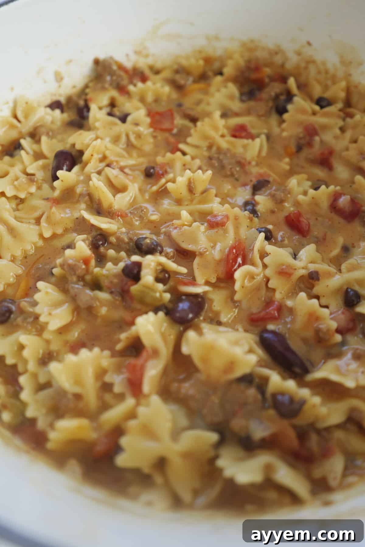 one pot chili mac and cheese with black beans