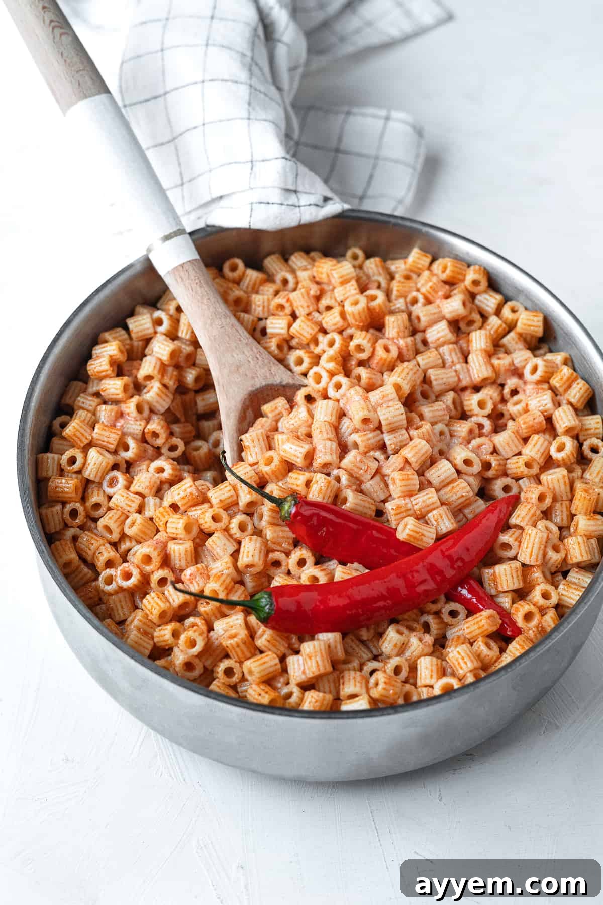 one pot mbakbaka (spicy Libyan pasta)