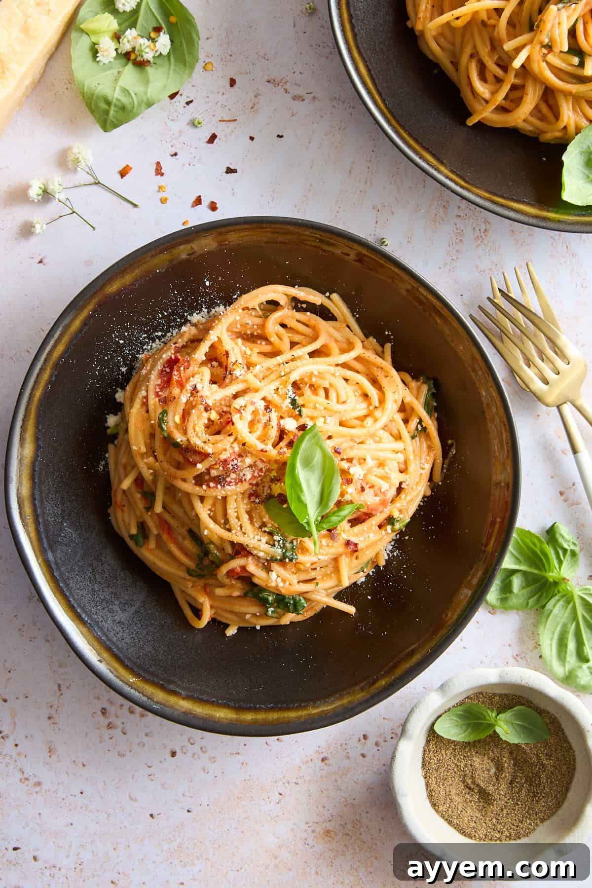 Megan Markle pasta in a bowl, ready to be enjoyed.